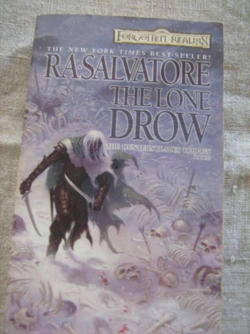 The Lone Drow- R A Salvatore (The hunters Blade Trilogy) Book 2