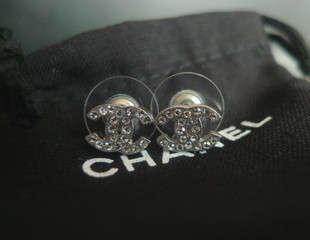 Designer's Crystal Fashion Earrings *Imported