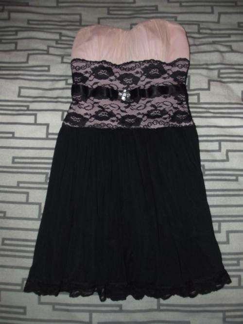 Secondhand *Pale pink and black cocktail dress with lace middle* - FREE SHIPPING