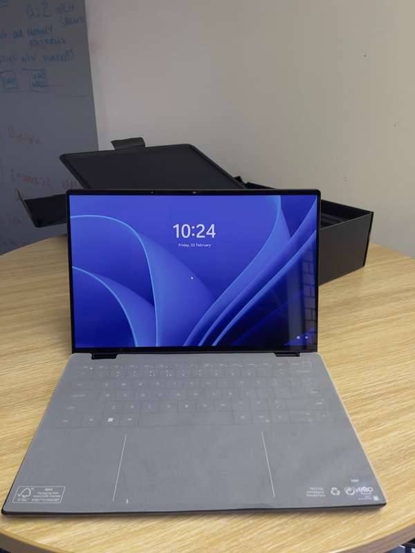 Dell Latitude 9440 14-inch Core i7-1365U 16GB RAM 512GB SSD Win 11 Pro 2-in-1 Laptop