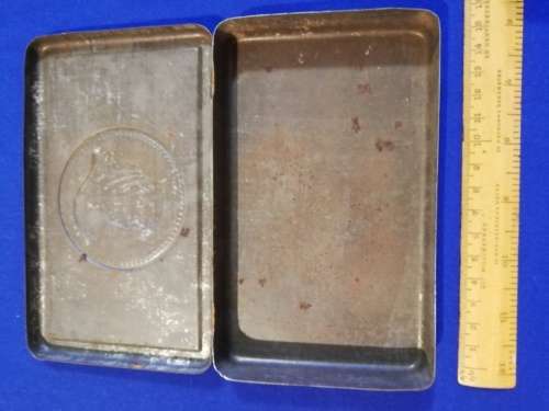 Queen victoria chocolate tin
