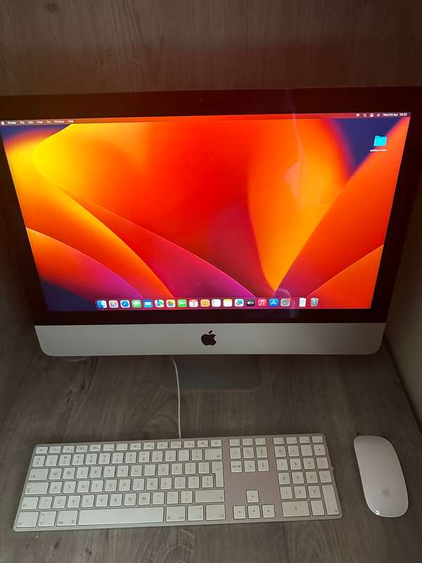 iMac 2017 3.0GHz i5 (Turbo Boost up to 3.5GHz), 8GB of  memory, 1TB hard drive, Radeon Pro 555 (2gb)