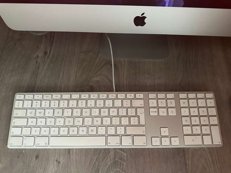 iMac 2017 3.0GHz i5 (Turbo Boost up to 3.5GHz), 8GB of  memory, 1TB hard drive, Radeon Pro 555 (2gb)
