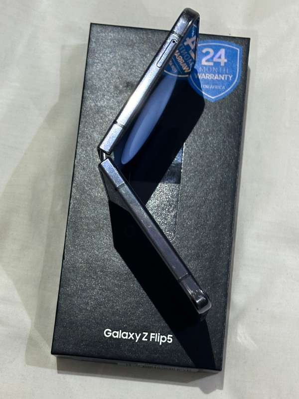 Samsung galaxy z flip 5 256 gb.