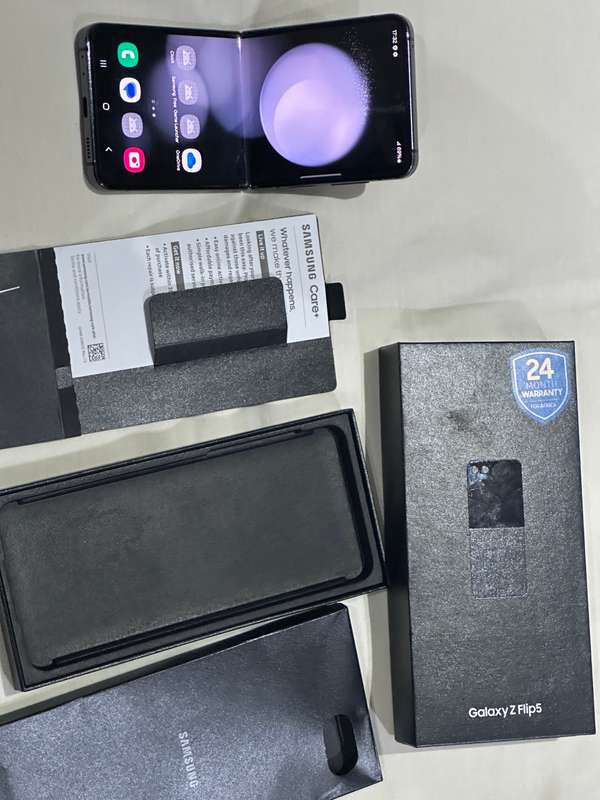 Samsung galaxy z flip 5 256 gb.