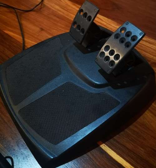 MOMO Racing Force Feedback Wheel