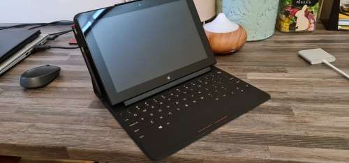 !!As New!! Lenovo Thinkpad 10 `2 in 1` with keyboard, stylus and dock!! Don`t miss out