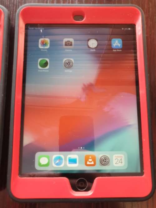 2 X Apple iPad Mini 2 16GB - WIFI and 3G - Space Grey