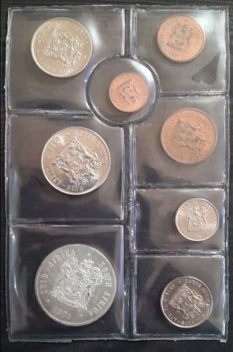 1971 - SA UNCIRCULATED COIN SET - WITH SILVER R1 - AS PER IMAGES