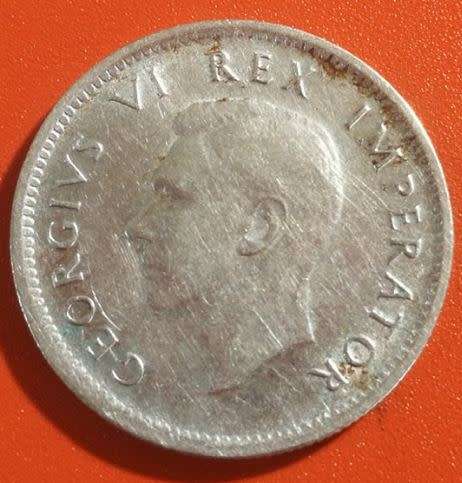 1943 - SA UNION 6 PENCE