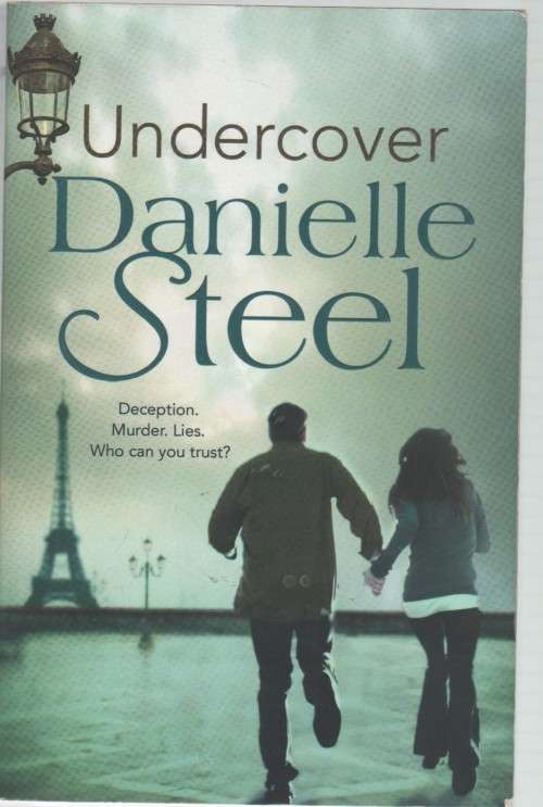 UNDERCOVER - DANIELLE STEEL (2015)
