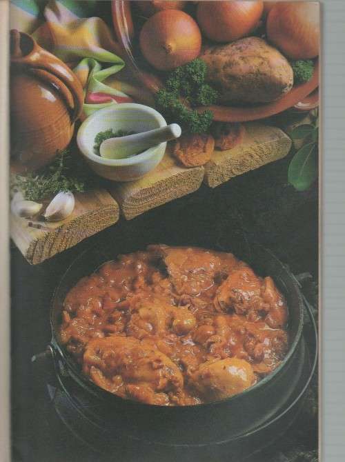 HUISGENOOT POTJIEKOS - MARLENE HAMMANN , 80 RECIPES TESTED (2ND EDITION 1990)