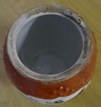 CHINESE PORCELAIN HAND PAINTED LIDDED POT