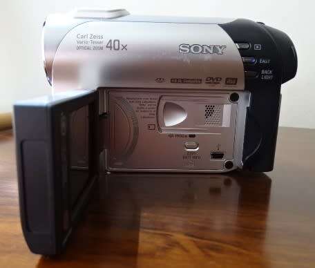 SONY HANDYCAM CARL ZEISS LENS 40X OPTICAL ZOOM
