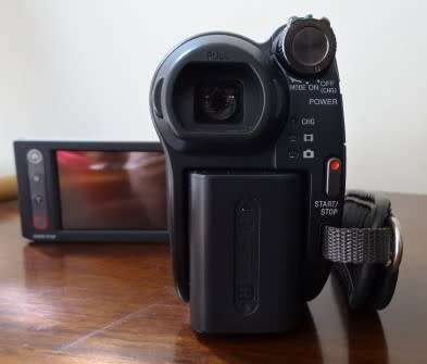 SONY HANDYCAM CARL ZEISS LENS 40X OPTICAL ZOOM