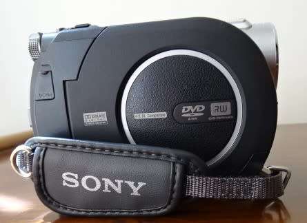 SONY HANDYCAM CARL ZEISS LENS 40X OPTICAL ZOOM