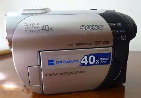 SONY HANDYCAM CARL ZEISS LENS 40X OPTICAL ZOOM