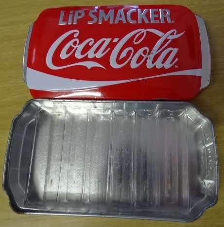 COCA-COLA LIP SMACKER TIN (2011 THE COCA-COLA COMPANY) 15 X 8 X 2CM