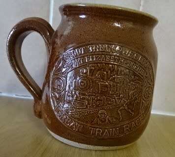 GREAT TRAIN RACE 1989 POTTERY MUG/ GROOT TREIN WEDLOOP PORT ELIZABETH - LOERIE