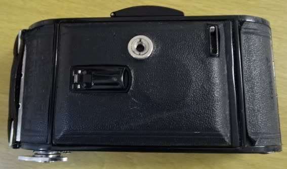 VINTAGE VOIGTLAENDER BESSA PROMINENT FOLDING CAMERA IN LEATHER HOLDER (1930-1940`S)