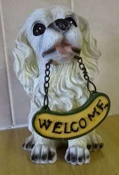 CUTE DOGGIE RESIN FIGURINE WITH WELCOME INVITATION (HEIGHT 16 CM)