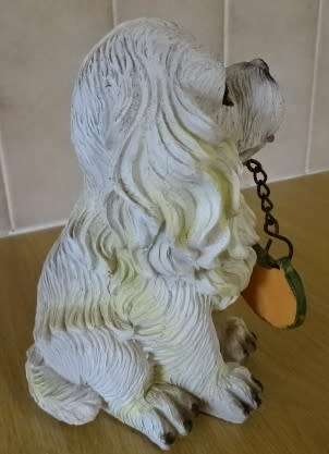 CUTE DOGGIE RESIN FIGURINE WITH WELCOME INVITATION (HEIGHT 16 CM)