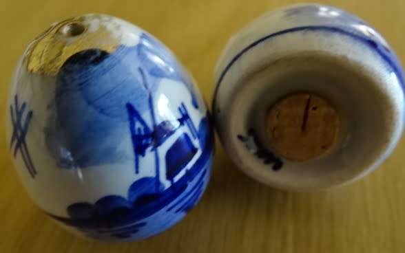 Delft blue and gold Salt and Pepper set (3,5 cm height-marked)