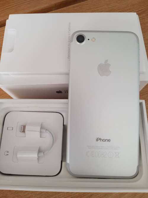 iPhone 7 32GB Like New Condition!!