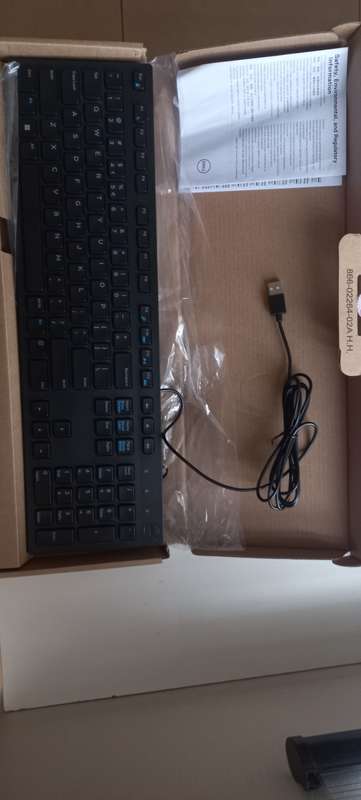 Dell S2421HN 24 in 1080p Full HD Monitor + Dell Keyboard !!