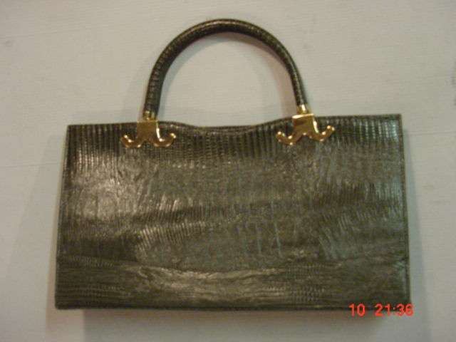 STUNNING OSTRICH HANDBAG