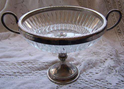GLASS & METAL PEDESTAL DISH