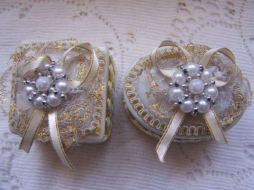 2 PORCELAIN TRINKET BOXES