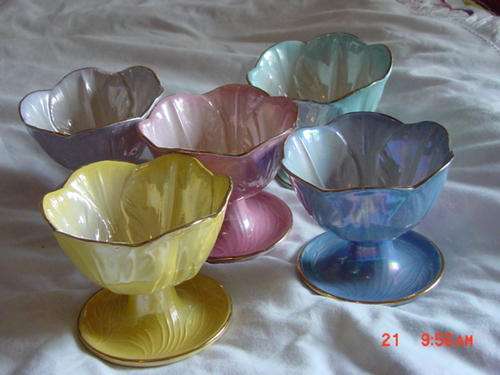 5X MALING PEDESTAL BOWLS - STUNNING!