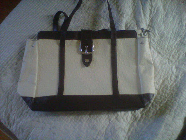 Ex Avon hand bag in great condition