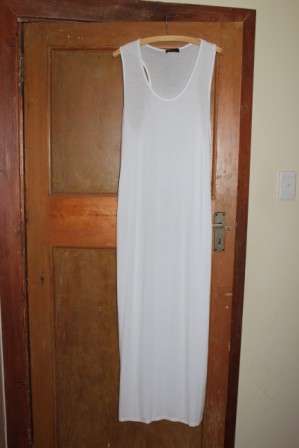Imported White Dress size 20 (but smaller fit)