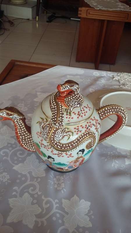 Antique 22-piece Japanese Satsuma Dragon Porcelain Tea Set - excellent condition