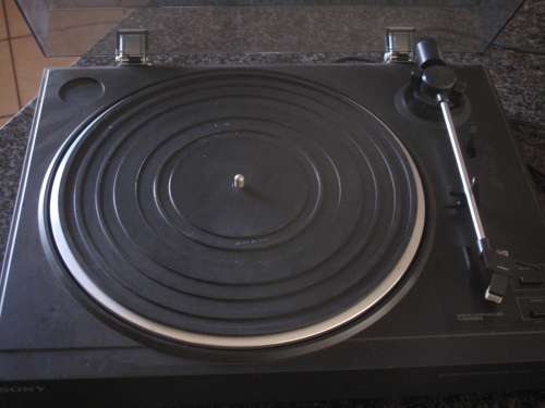 SONY PS-LX100 AUTOMATIC RECORD VINYL PLAYER TURNTABLE 2 SPEED BELT DRIVEN WITH STATIC BALANCE