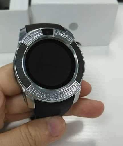 NEW V8 ANDROID BLUETOOTH, OWN SIM SLOT TO BE USED AS A STAND ALONE PHONE . BLACK WITH SILVER