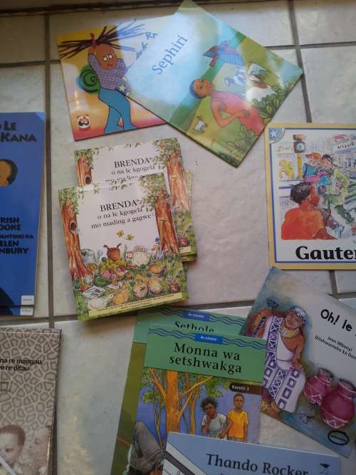 OVER 100 NEW NEVER READ SETSWANA CHILDREN'S BOOKS. Winner takes the lot.