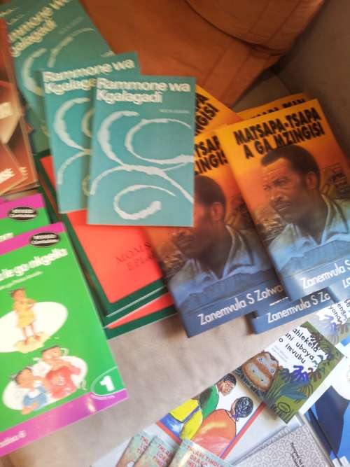 OVER 100 NEW NEVER READ SETSWANA CHILDREN'S BOOKS. Winner takes the lot.