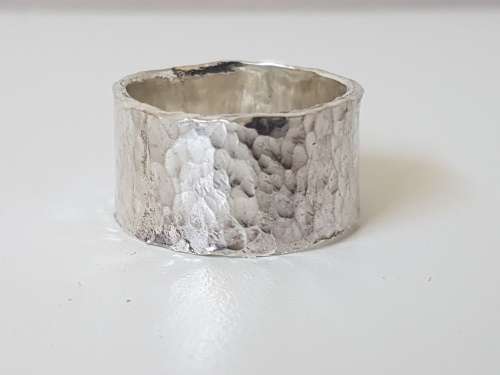 Hammered ARTSAN UNIQUE Sterling Silver ring. Marked .925. 10.2 grammes, Hand Made, not a mould.