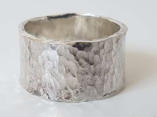 Hammered ARTSAN UNIQUE Sterling Silver ring. Marked .925. 10.2 grammes, Hand Made, not a mould.