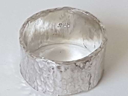Hammered ARTSAN UNIQUE Sterling Silver ring. Marked .925. 10.2 grammes, Hand Made, not a mould.