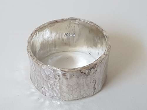 Hammered ARTSAN UNIQUE Sterling Silver ring. Marked .925. 10.2 grammes, Hand Made, not a mould.