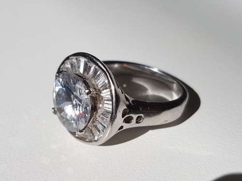 Fabulous White BRILLIANT 4 ct. CZ  Sterling Sliver Ring. 7.3 grams.