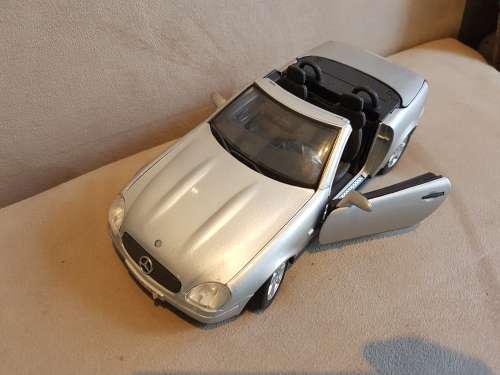 Mercedes-Benz SLK 230 Kompressor  (1996) 1:18 Die Cast Model