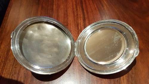 108 grammes Sterling Silver Art Deco Powder Compact. By William Adams, 1932