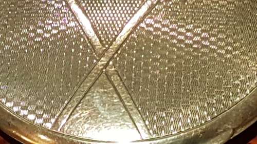 108 grammes Sterling Silver Art Deco Powder Compact. By William Adams, 1932