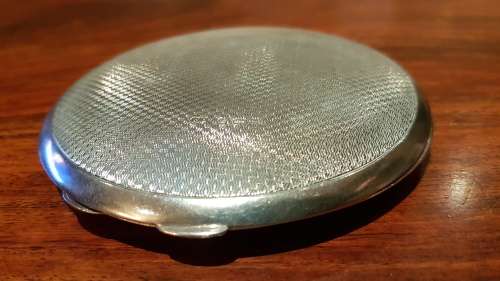108 grammes Sterling Silver Art Deco Powder Compact. By William Adams, 1932