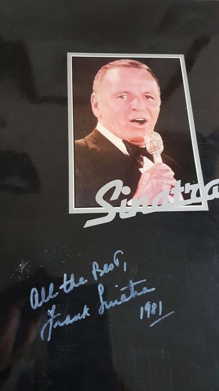 Frank Sinatra programe. Signed ( but no COA ). 1981 Sun City Program Tour Book. Very good condition.